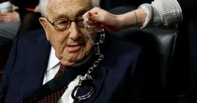 kissinger_handcuffs-compressor