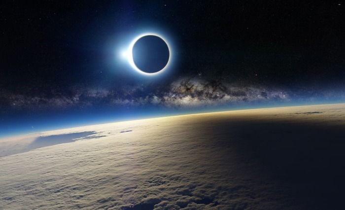 solar-eclipse-from-space-compressor